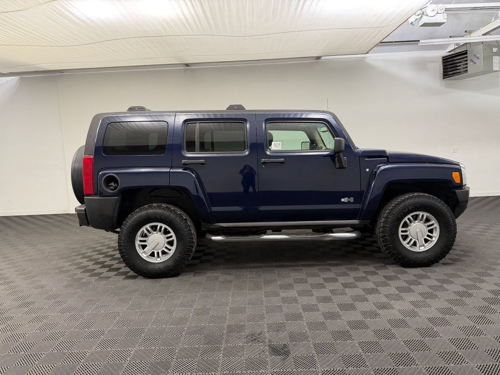 H3 SUV SUV