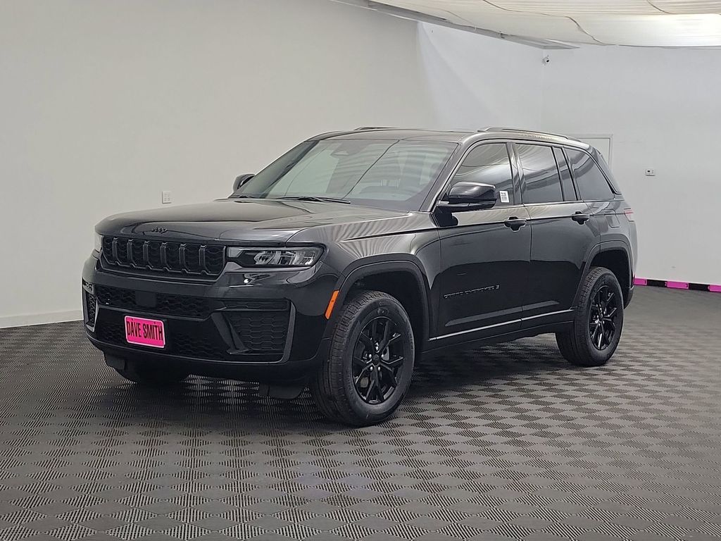 2026 Jeep Grand Cherokee Laredo Altitude 4x4's photo