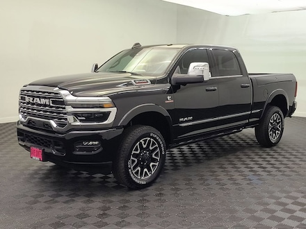 2025 Ram 3500 LIMITED CREW CAB 4X4 6'4 BOX Pickup