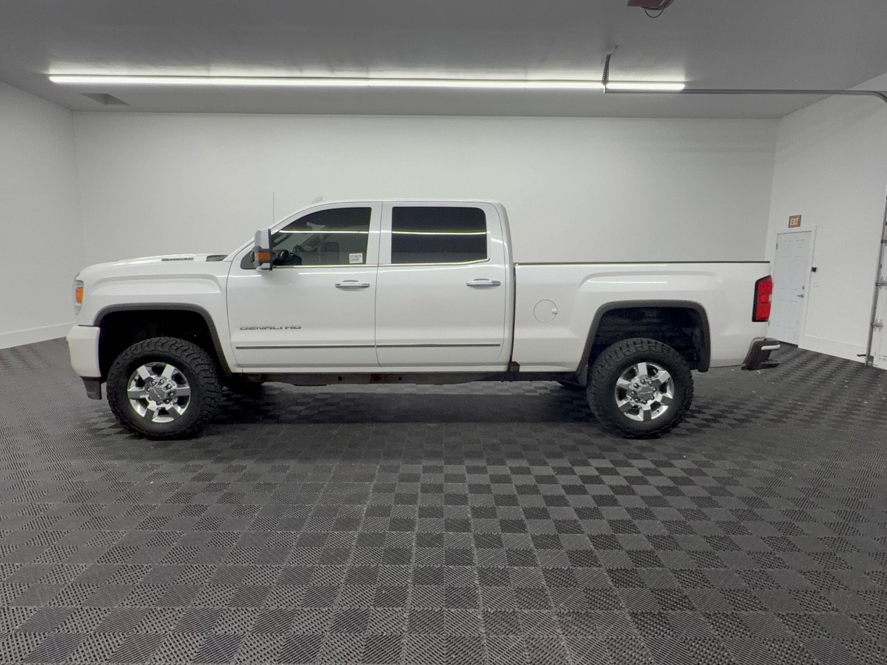 Used 2019 GMC Sierra 2500HD Denali Truck Crew Cab
