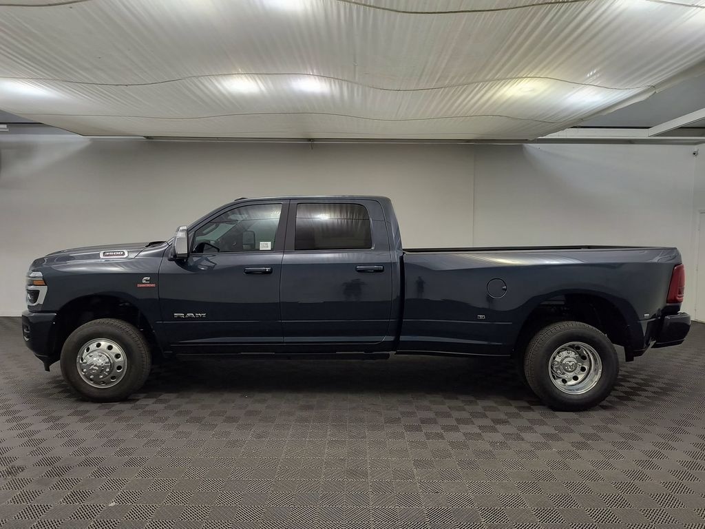 New 2026 Ram 3500 LARAMIE CREW CAB 4X4 8' BOX Pickup