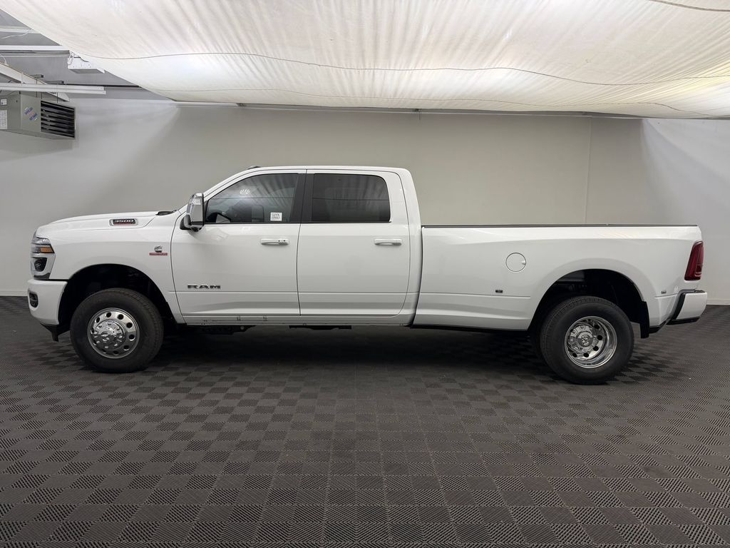 New 2026 Ram 3500 LARAMIE CREW CAB 4X4 8' BOX Pickup