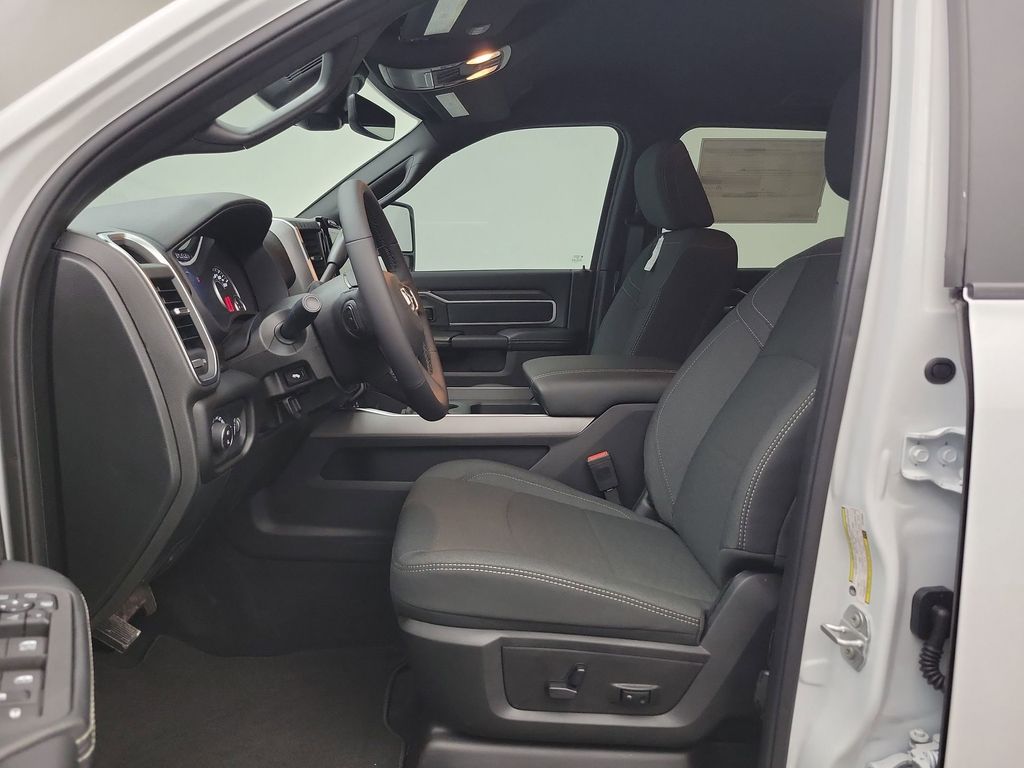 2026 Ram 2500 Big Horn photo 4