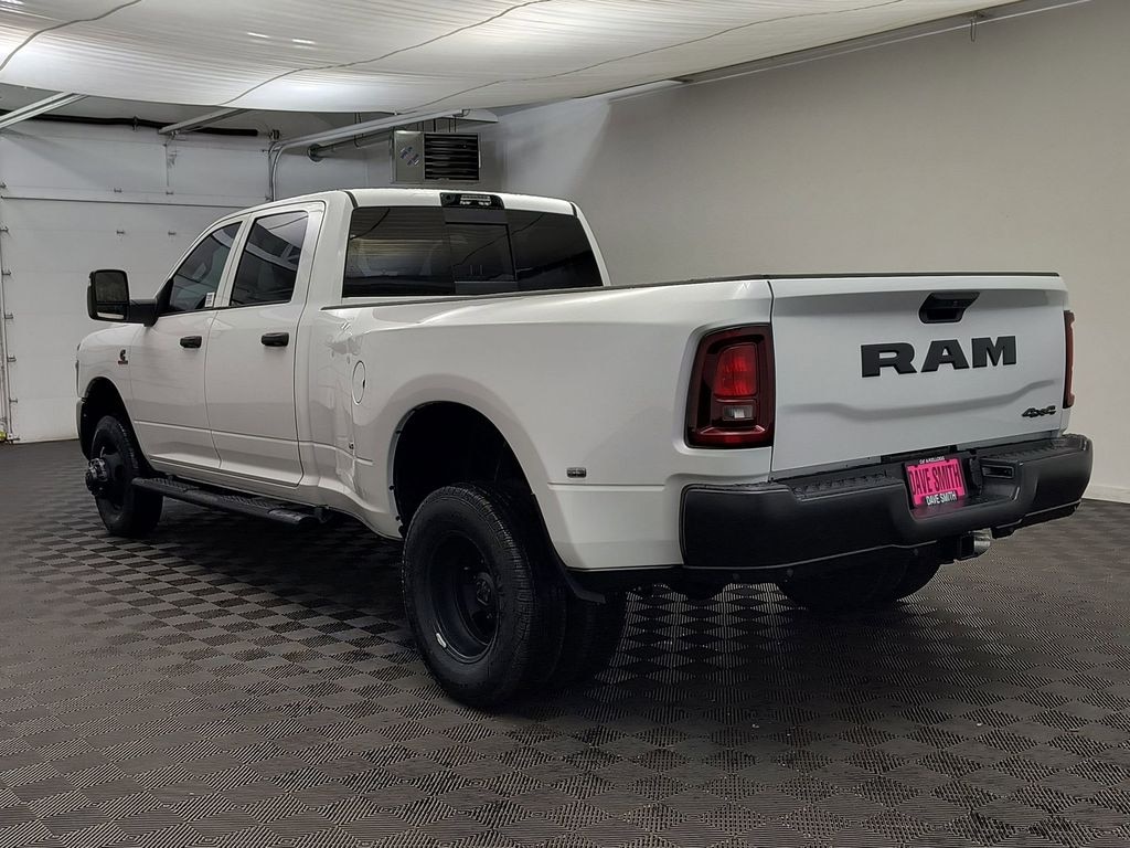 New 2026 Ram 3500 TRADESMAN CREW CAB 4X4 8' BOX Pickup
