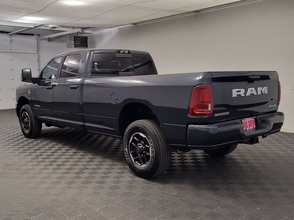 New 2026 Ram 3500 LARAMIE CREW CAB 4X4 8' BOX Pickup