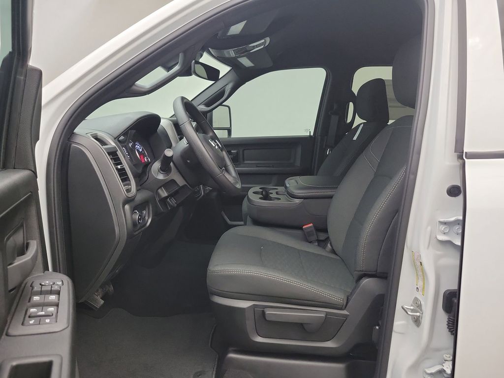 2026 Ram 2500 Tradesman photo 4