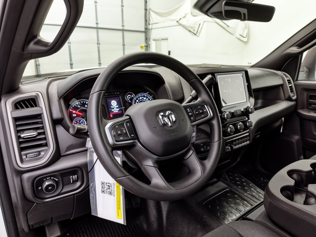 New 2027 Ram 3500 CREW CAB CHASSIS 4X4 Pickup