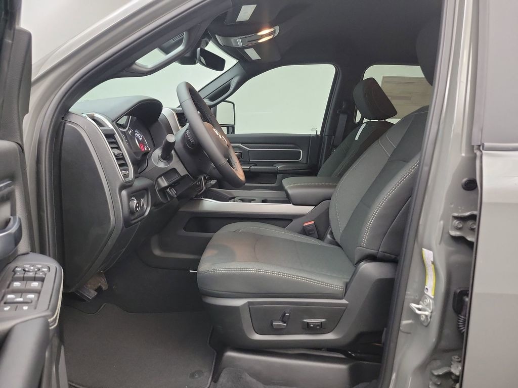 New 2026 Ram 2500 BIG HORN CREW CAB 4X4 6'4 BOX Pickup