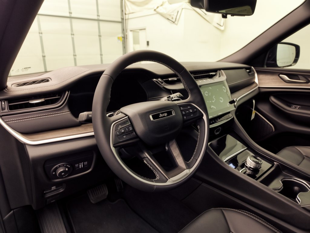 New 2026 Jeep Grand Cherokee L LIMITED 4X4 Sport Utility