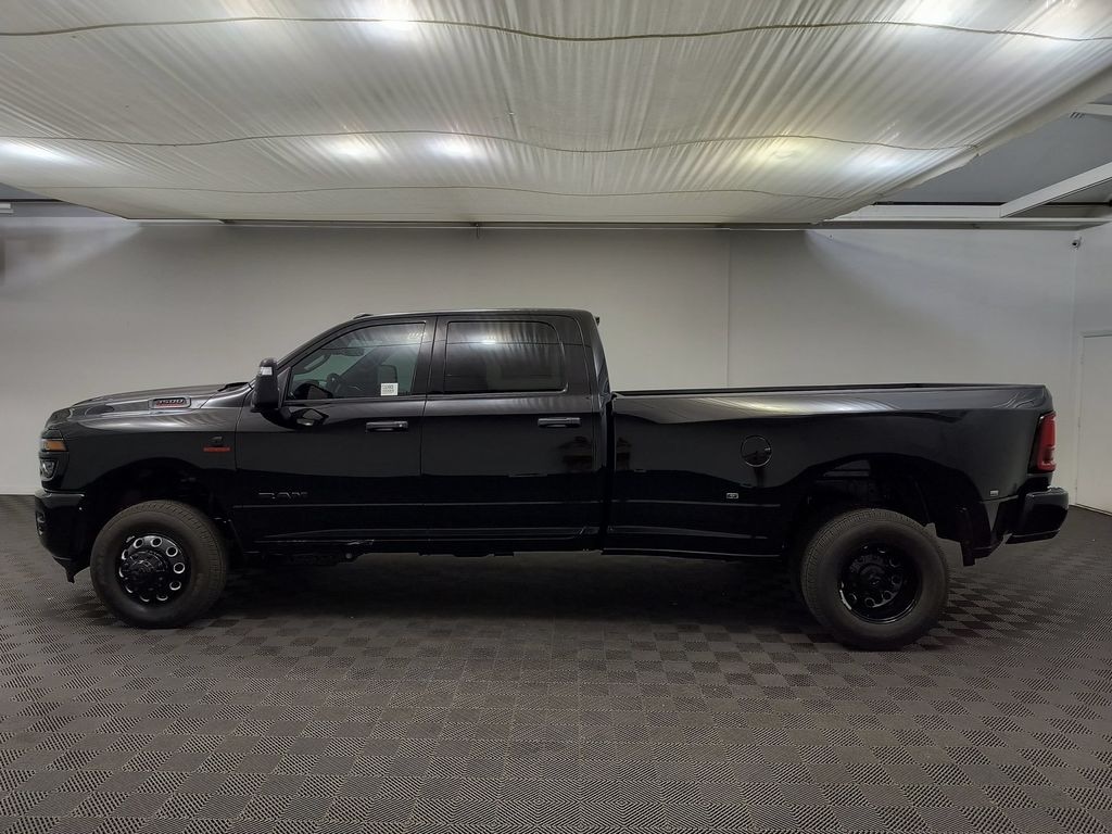New 2026 Ram 3500 BIG HORN CREW CAB 4X4 8' BOX Pickup