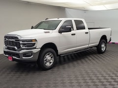 2026 Ram 2500 TRADESMAN CREW CAB 4X4 8' BOX Pickup