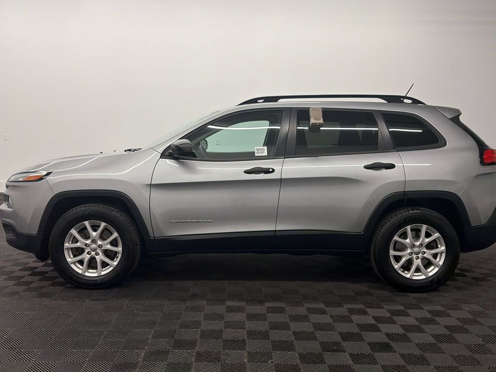 Used 2017 Jeep Cherokee Sport with VIN 1C4PJMAB9HW583602 for sale in Kellogg, ID