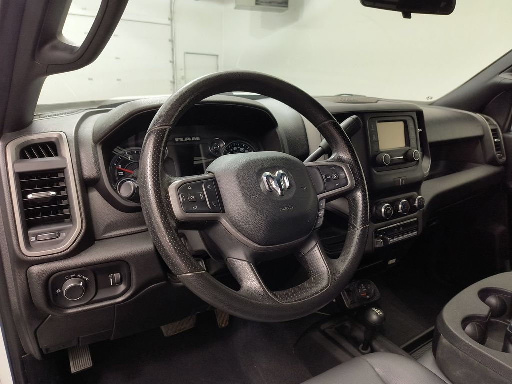 5500 Chassis Tradesman/SLT/Laramie/Limited Truck Crew Cab