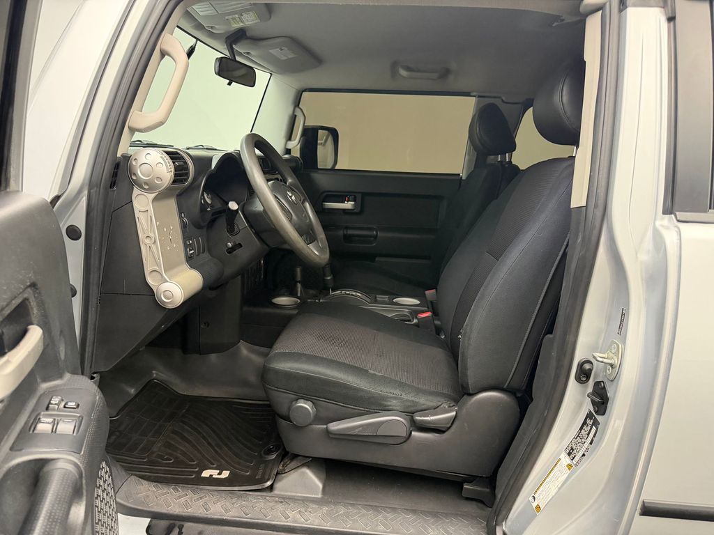 FJ Cruiser Base SUV
