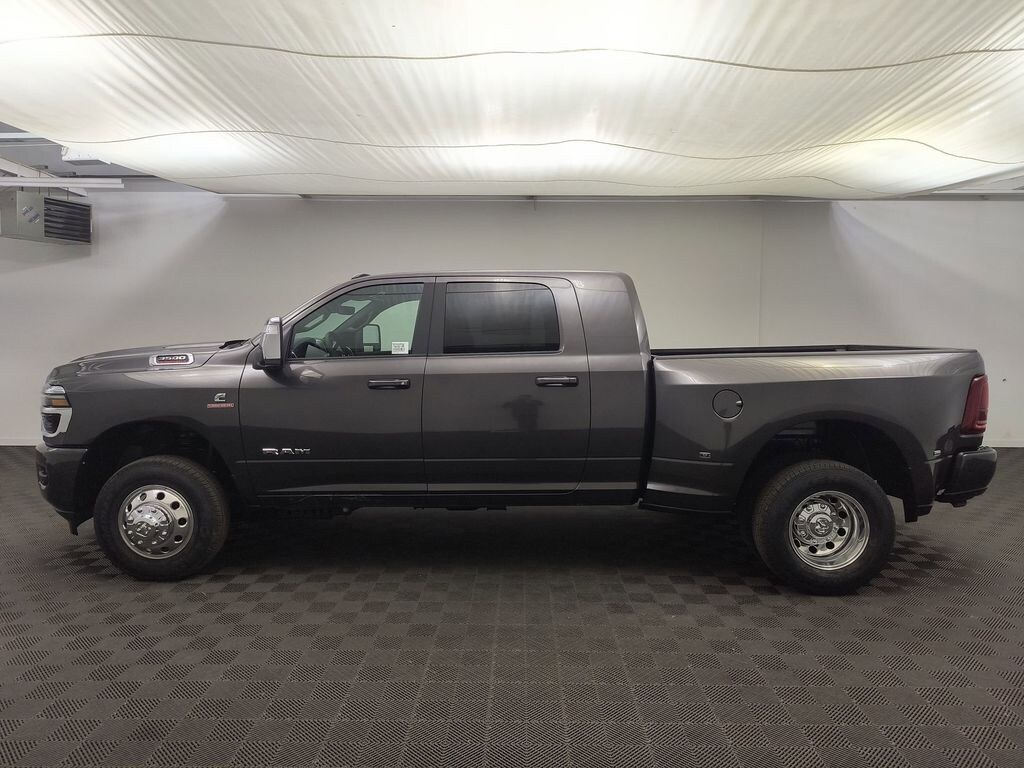 New 2026 Ram 3500 LARAMIE MEGA CAB 4X4 6'4 BOX Pickup