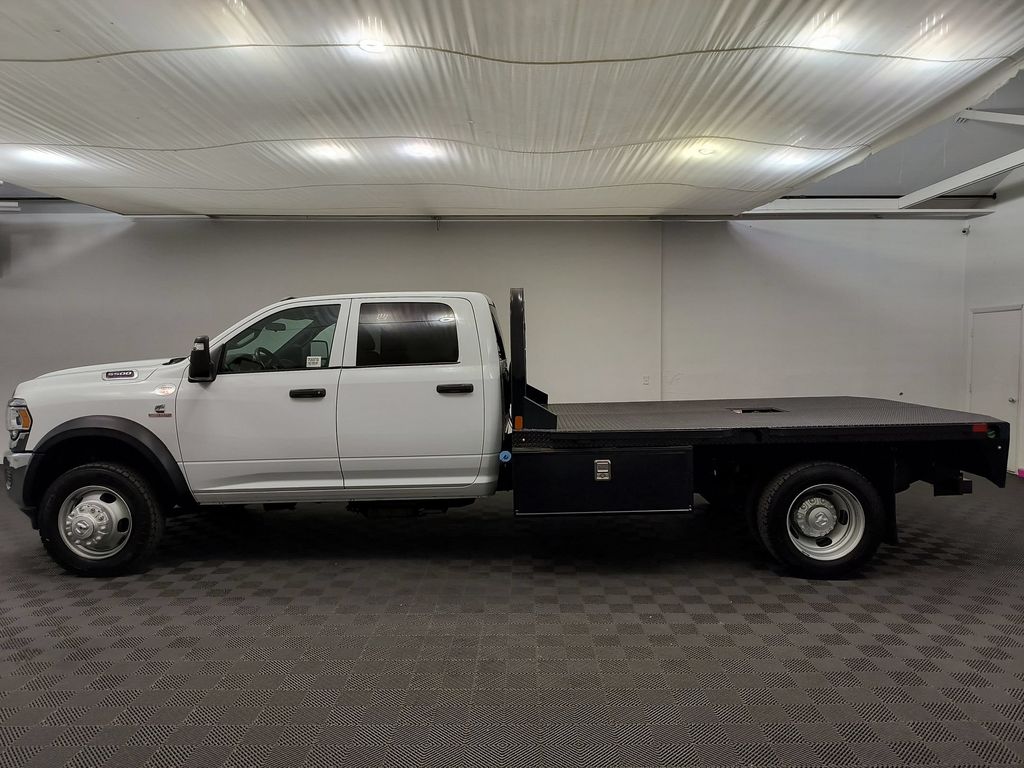 5500 Chassis Tradesman/SLT/Laramie/Limited Truck Crew Cab
