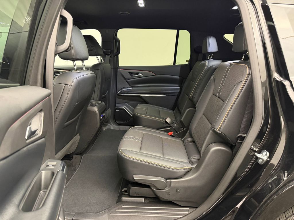 2025 Chevrolet Traverse High Country - Photo 13