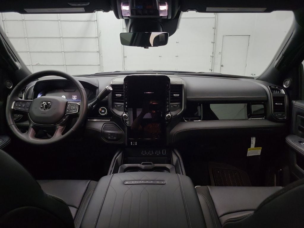 2025 RAM 3500 Limited - Photo 12