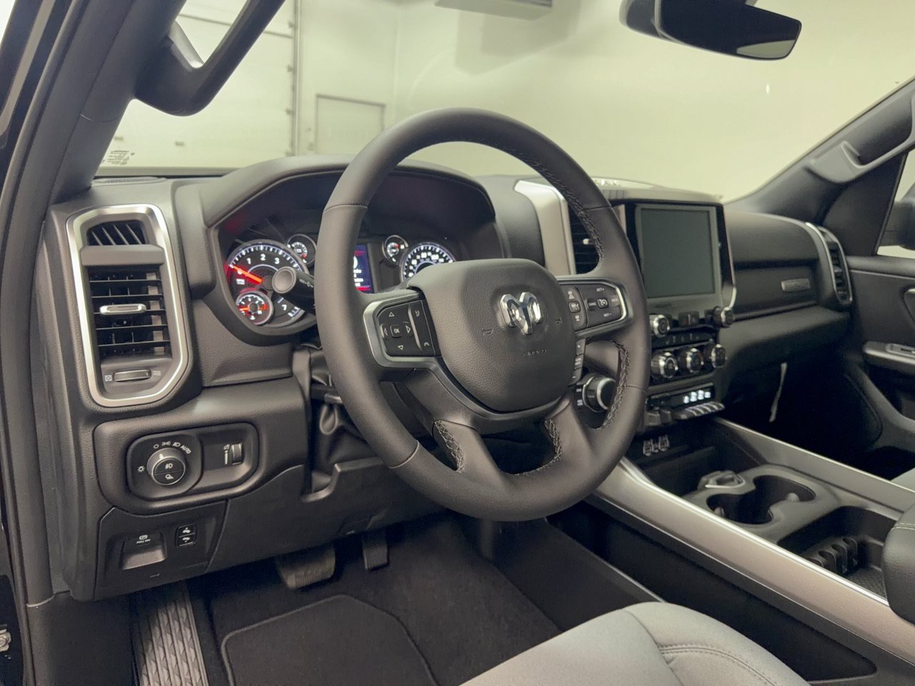 New 2027 Ram 1500 BIG HORN CREW CAB 4X4 5'7 BOX Pickup