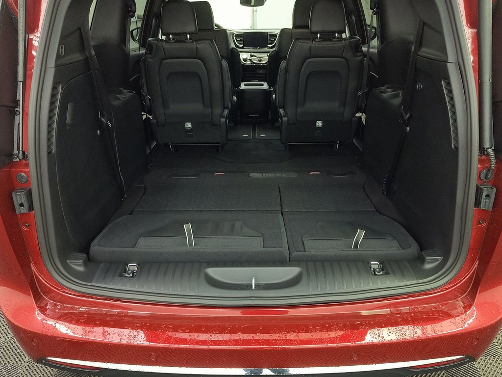 2026 Chrysler Pacifica Select - Photo 20