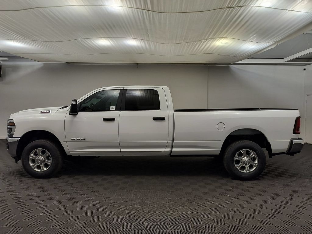 New 2026 Ram 3500 BIG HORN CREW CAB 4X4 8' BOX Pickup