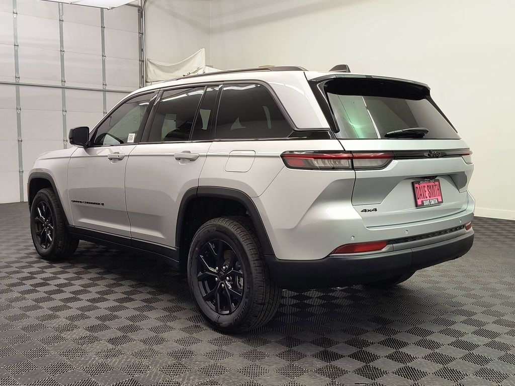 New 2026 Jeep Grand Cherokee LAREDO ALTITUDE 4X4 Sport Utility