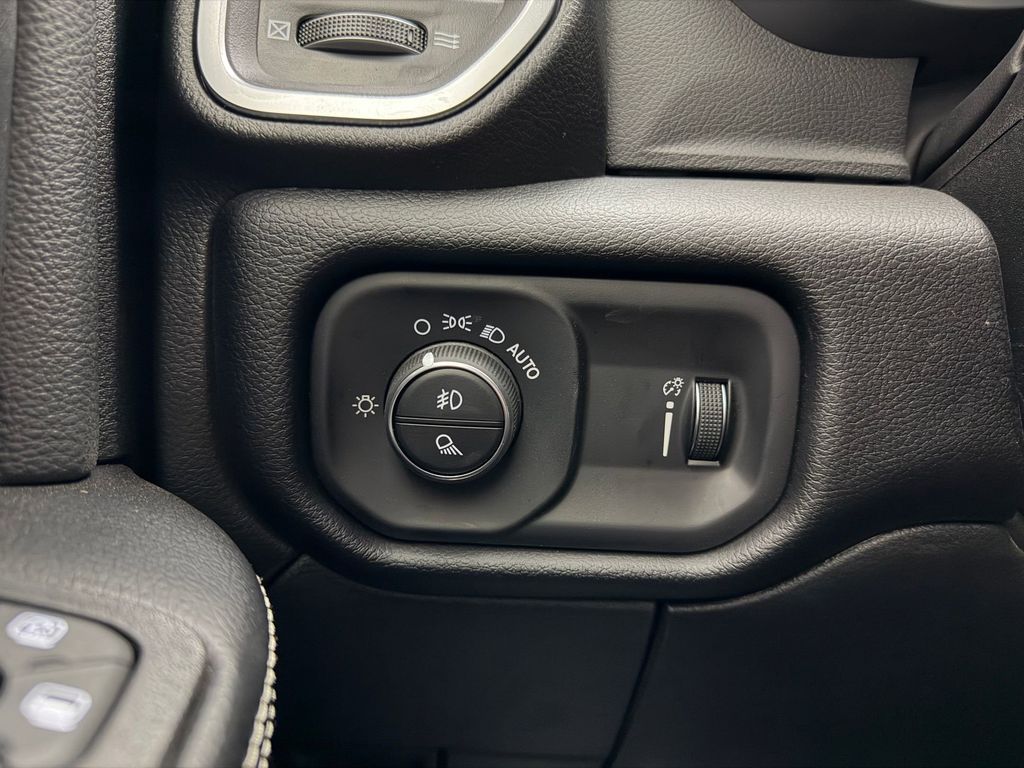 2026 RAM 3500 Big Horn - Photo 31