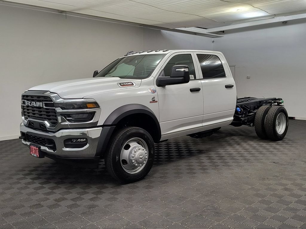 New 2026 Ram 5500 TRADESMAN CHASSIS CREW CAB 4X4 60' CA Pickup