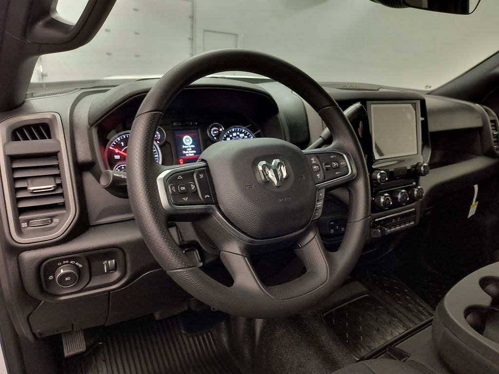 New 2026 Ram 3500 CREW CAB CHASSIS 4X4 Pickup