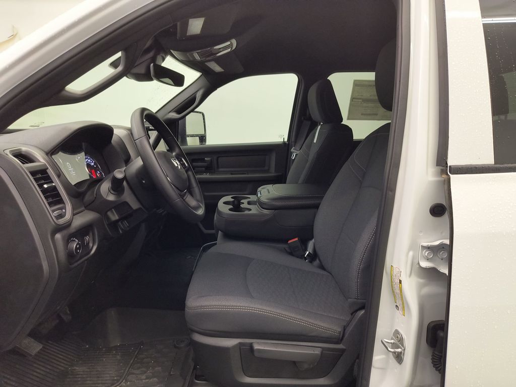 2025 Ram 2500 Tradesman photo 4