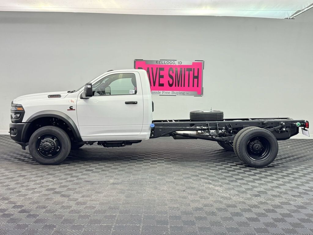 New 2025 Ram 5500 Chassis Cab 5500 TRADESMAN CHASSIS REGULAR CAB 4X4 84' CA Pickup