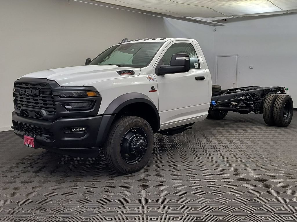 New 2026 Ram 5500 Chassis Cab TRADESMAN REGULAR 4X4 120' CA Pickup