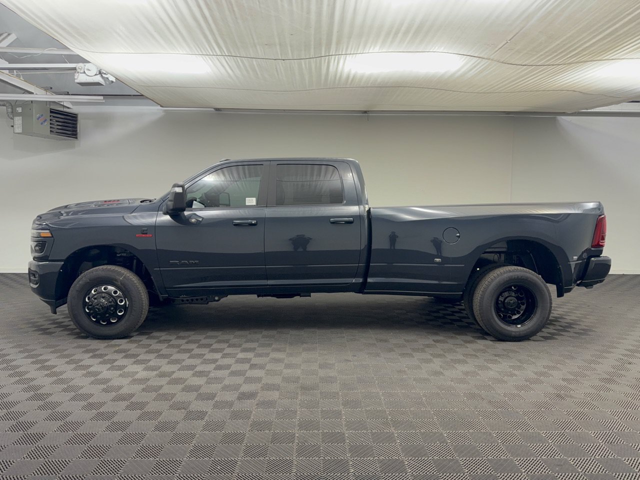 New 2027 Ram 3500 LARAMIE CREW CAB 4X4 Pickup
