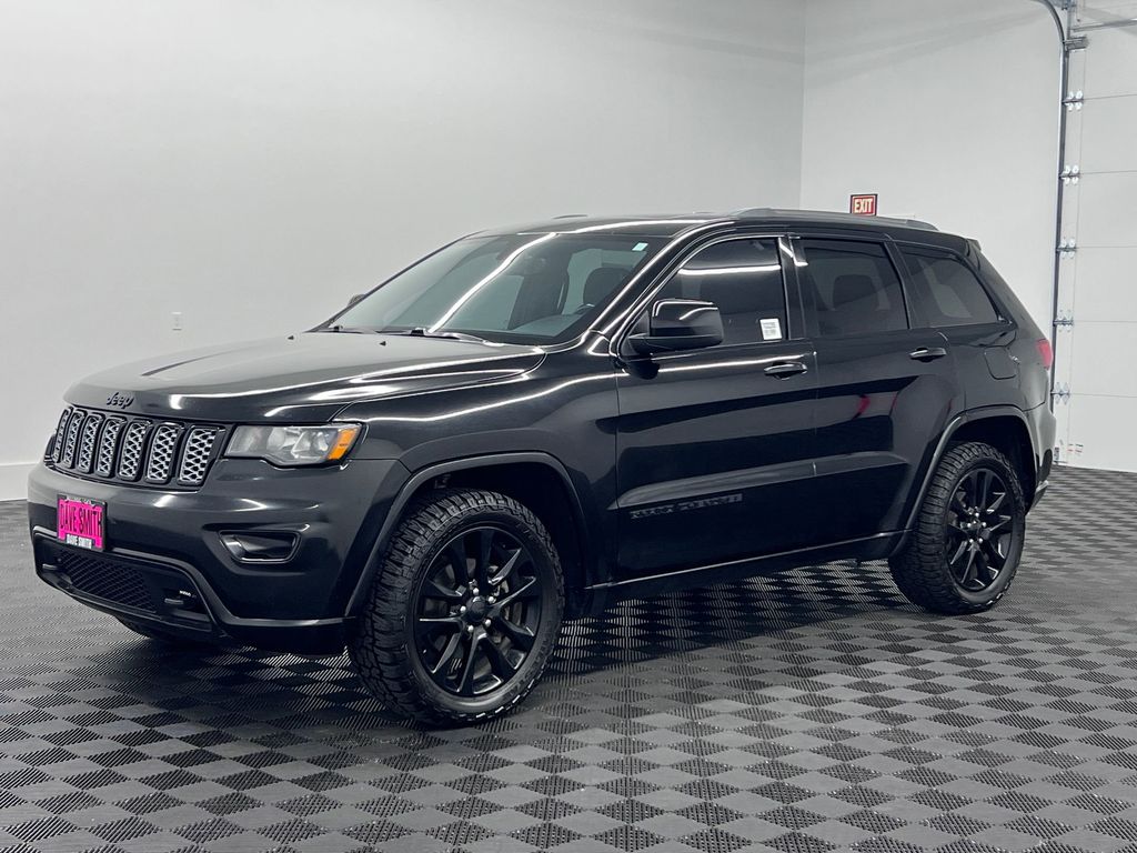 2019 Jeep Grand Cherokee Altitude's photo
