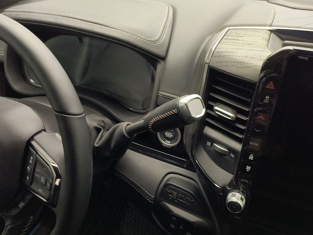 2025 RAM 3500 Limited - Photo 23