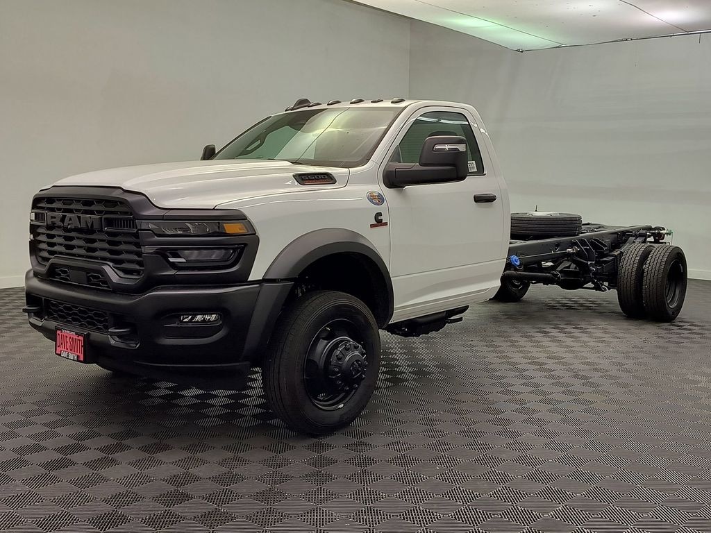 New 2026 Ram 5500 Chassis Cab TRADESMAN REGULAR 4X4 120' CA Pickup