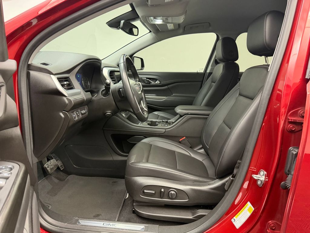 Acadia SLT SUV