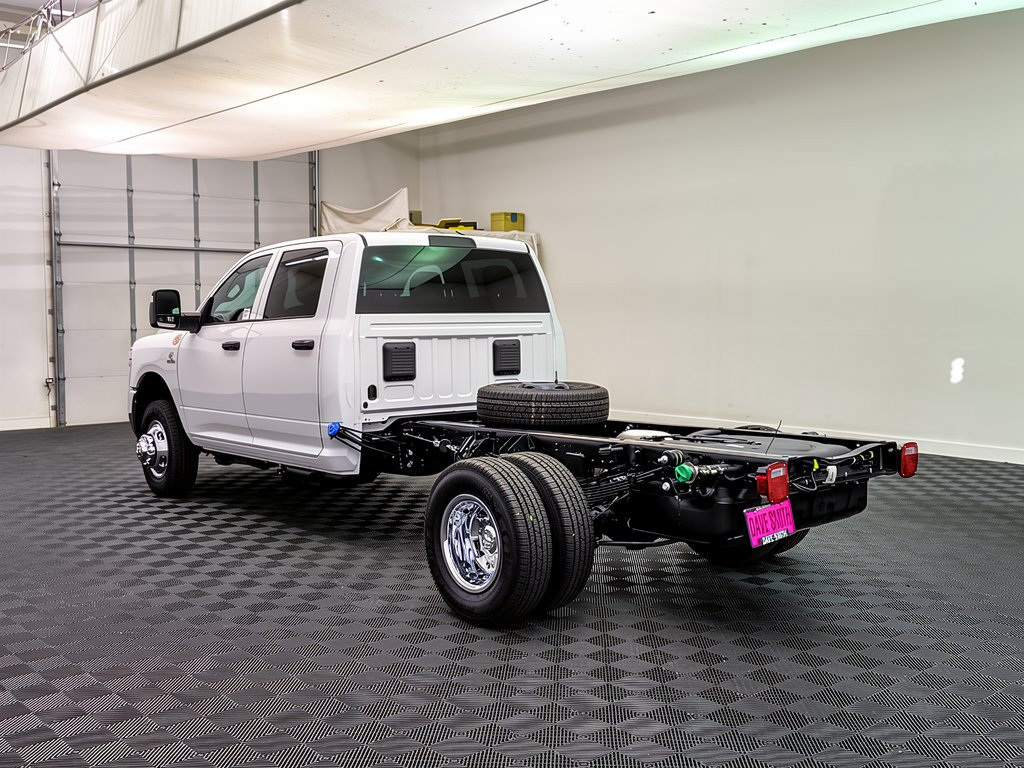 New 2027 Ram 3500 Chassis Cab TRADESMAN CREW 4X4 60' CA Pickup