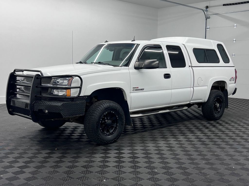 2003 Chevrolet Silverado HD's photo