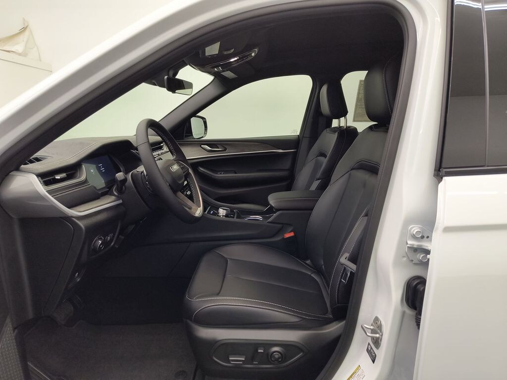 New 2025 Jeep Grand Cherokee L LIMITED 4X4 Sport Utility