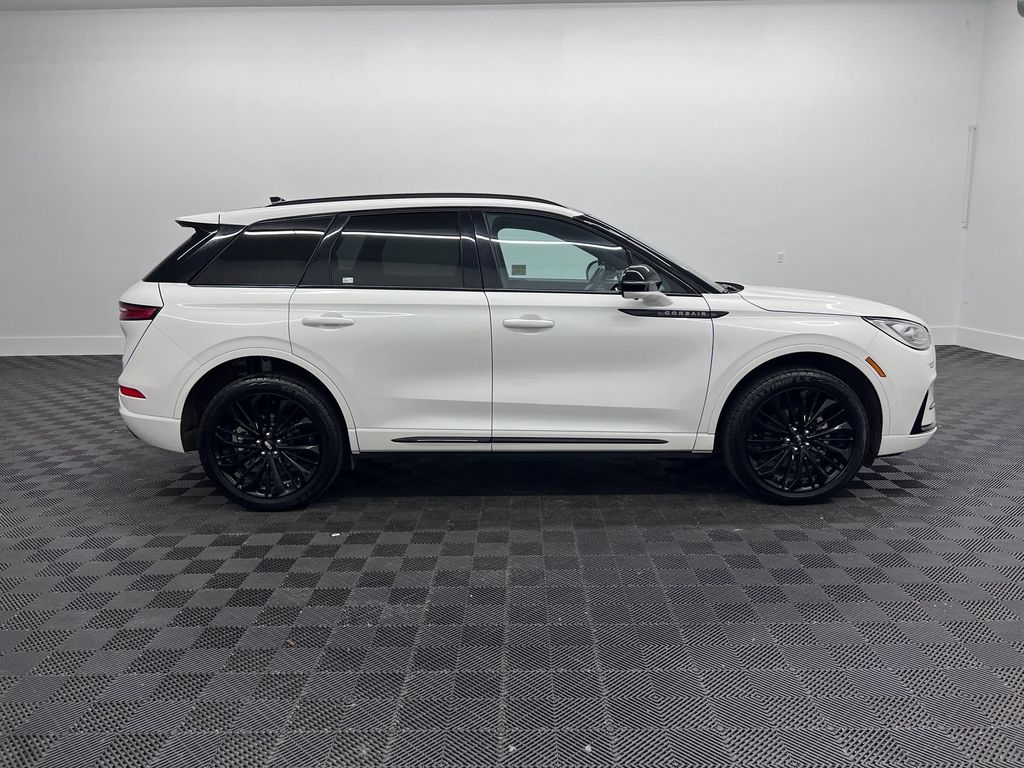 Corsair Reserve SUV