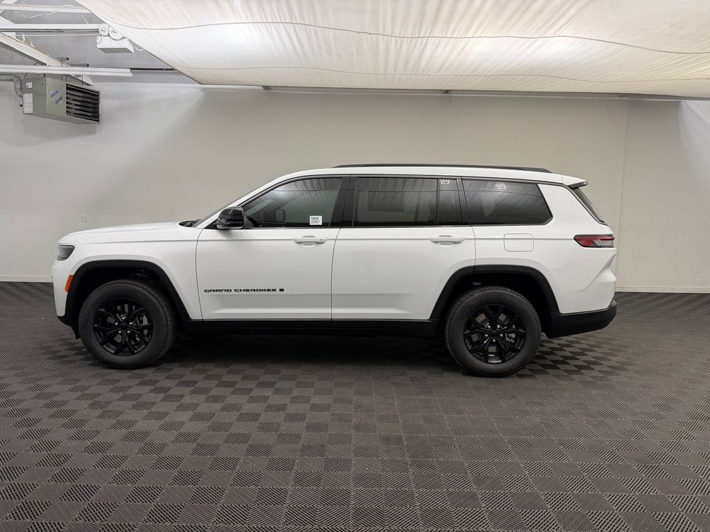 New 2026 Jeep Grand Cherokee L LAREDO ALTITUDE 4X4 Sport Utility