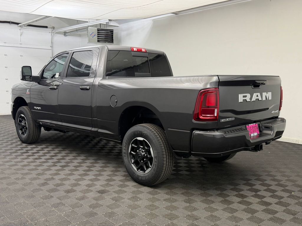 New 2026 Ram 3500 LARAMIE CREW CAB 4X4 6'4 BOX Pickup