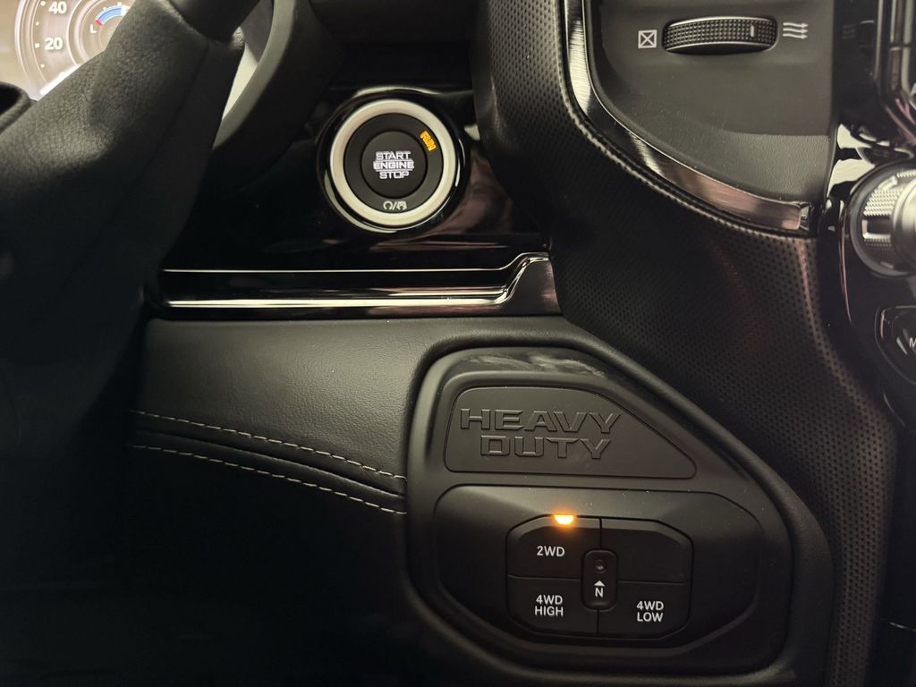 2025 RAM 3500 Limited - Photo 29