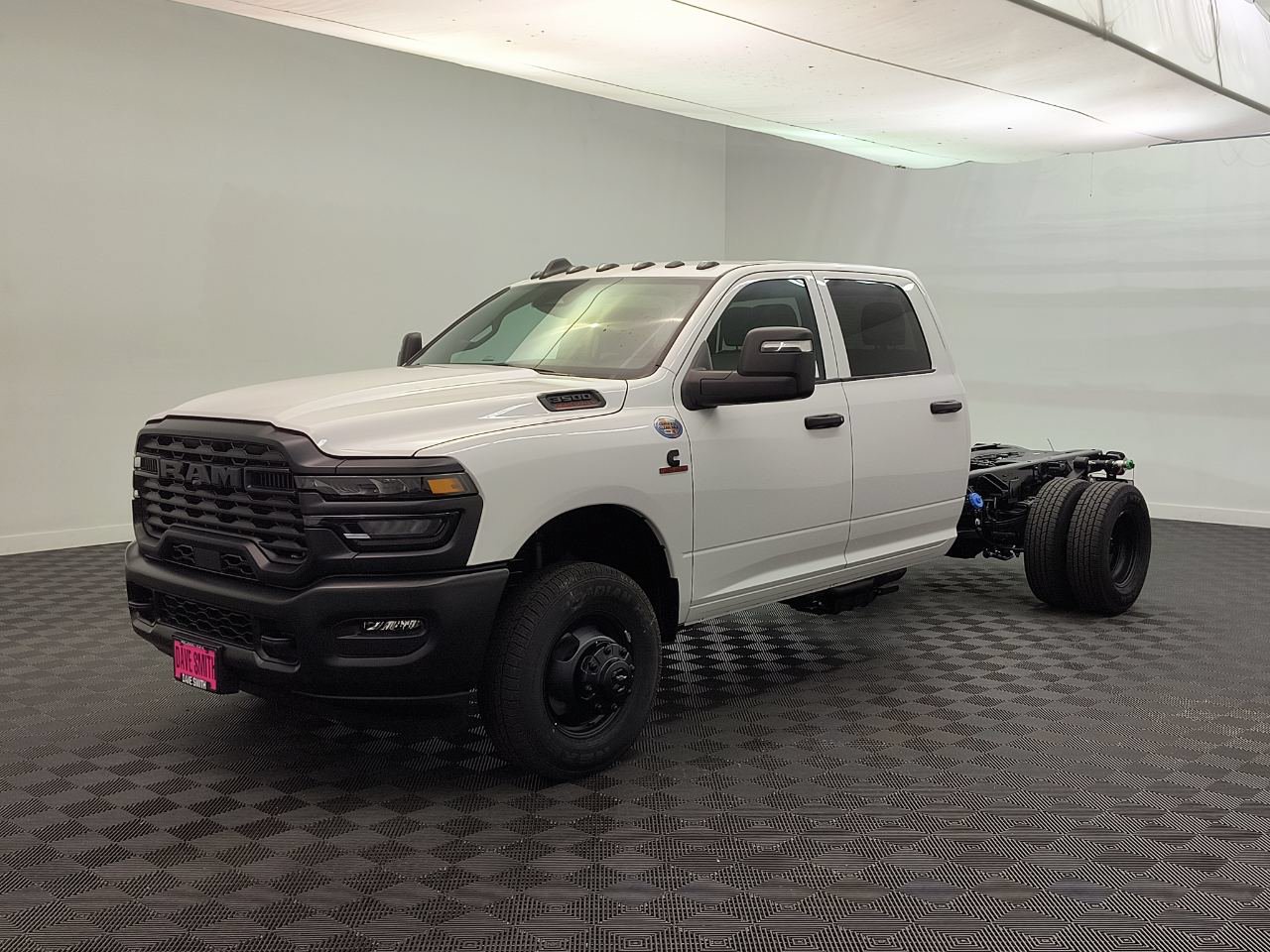 New 2027 Ram 3500 CREW CAB CHASSIS 4X4 Pickup