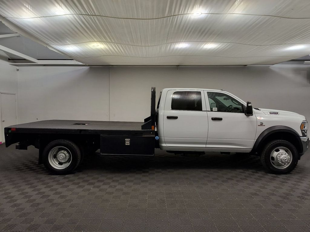 5500 Chassis Tradesman/SLT/Laramie/Limited Truck Crew Cab