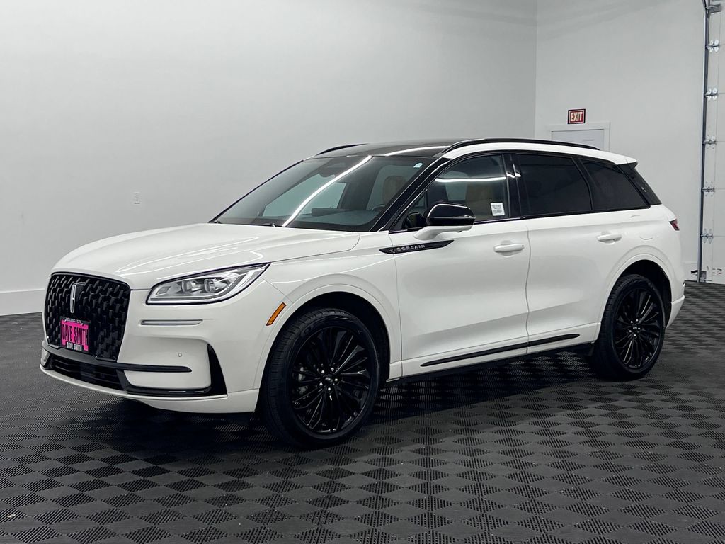 Corsair Reserve SUV