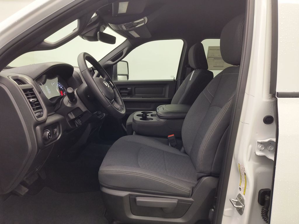 2026 Ram 2500 Tradesman photo 4