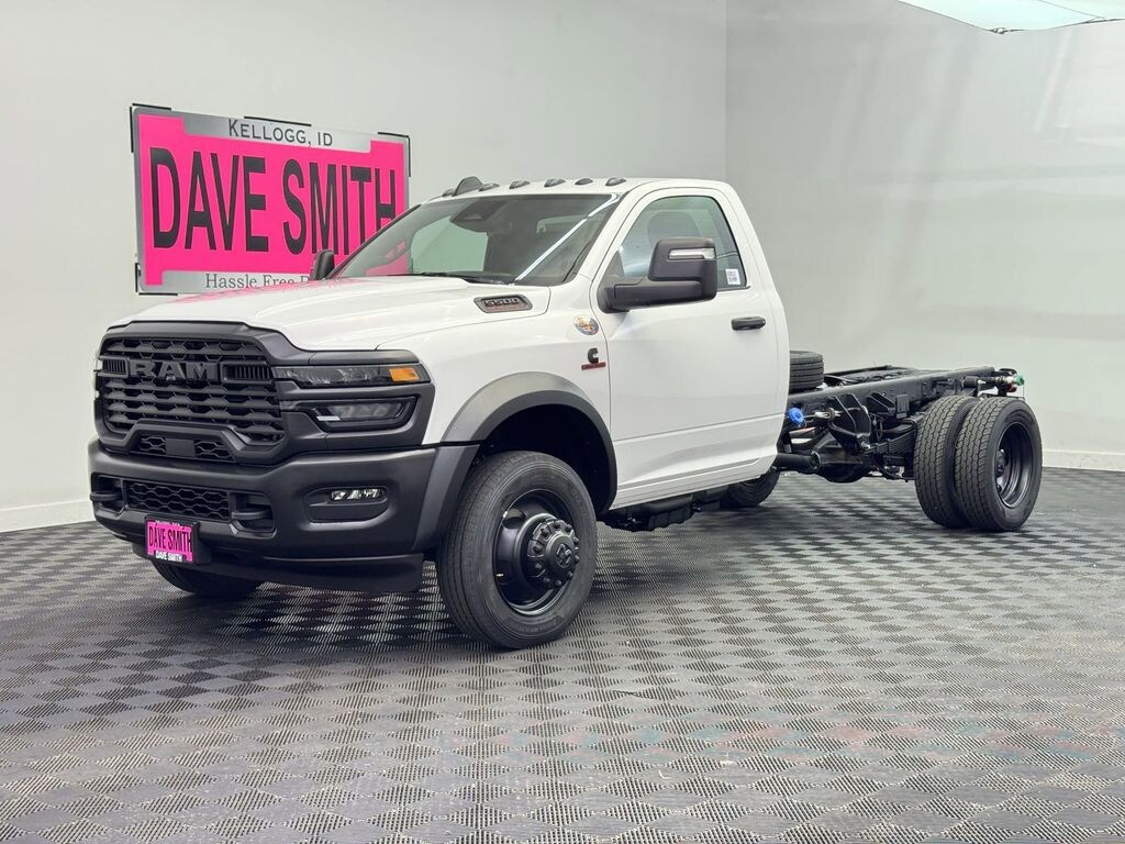 New 2025 Ram 5500 Chassis Cab 5500 TRADESMAN CHASSIS REGULAR CAB 4X4 84' CA Pickup