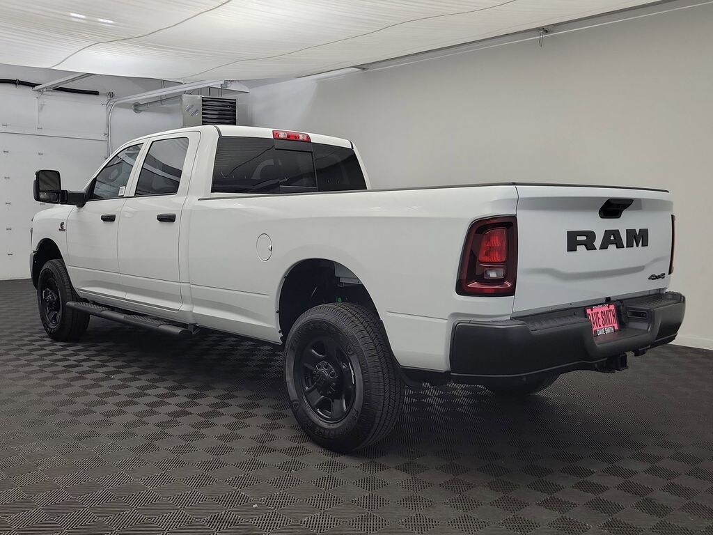 New 2025 Ram 3500 TRADESMAN CREW CAB 4X4 8' BOX Pickup